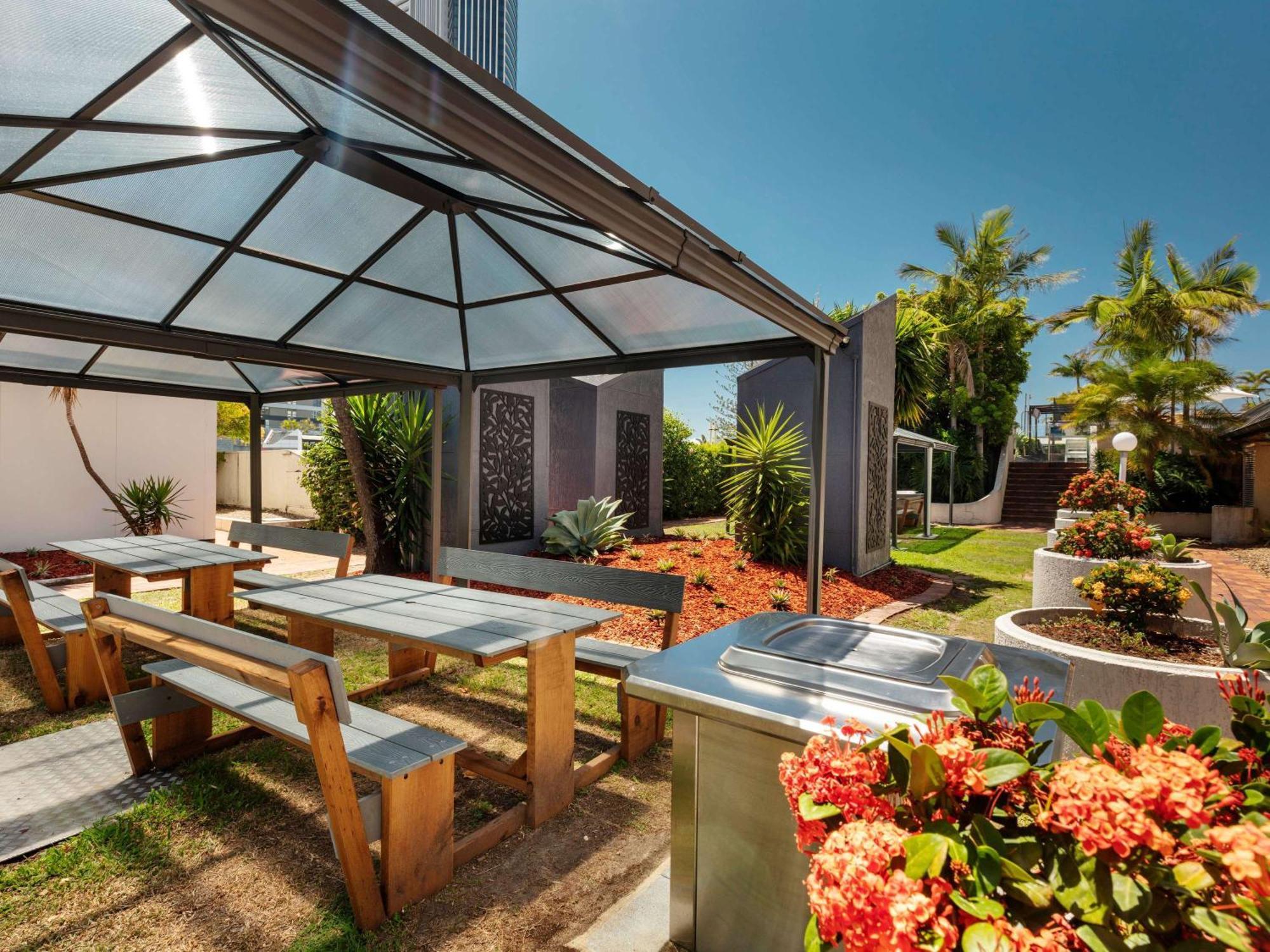 Novotel Surfers Paradise Gold Coast Exterior foto